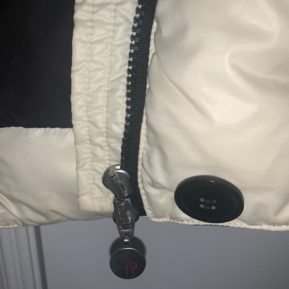 MONCLER WOMENS JACKET - Picture 4 of 4